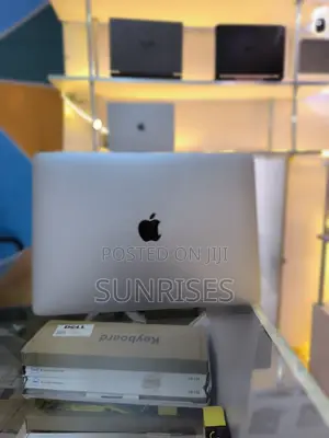 Photo - New Laptop Apple MacBook Pro M1 8GB Apple M1 SSD 256GB