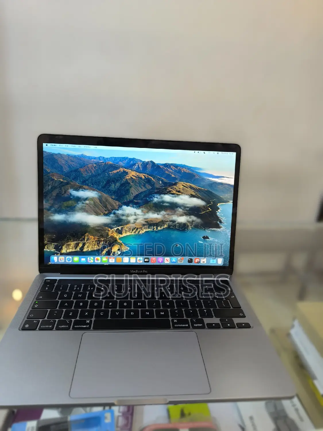 New Laptop Apple MacBook Pro M1 8GB Apple M1 SSD 256GB