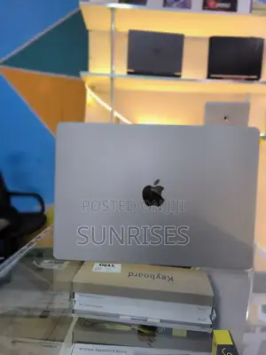 New Laptop Apple MacBook Air 2022 M2 8GB Apple M2 SSD 256GB