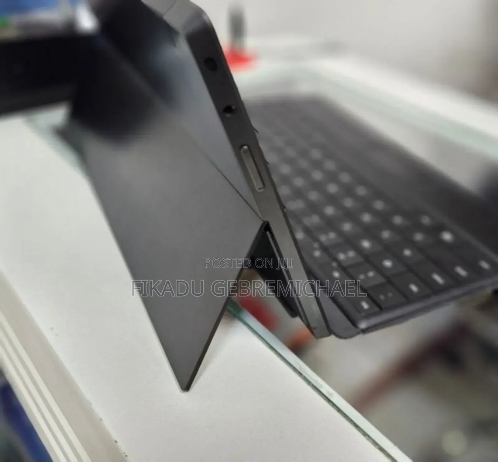 New Microsoft Surface 32 GB Silver