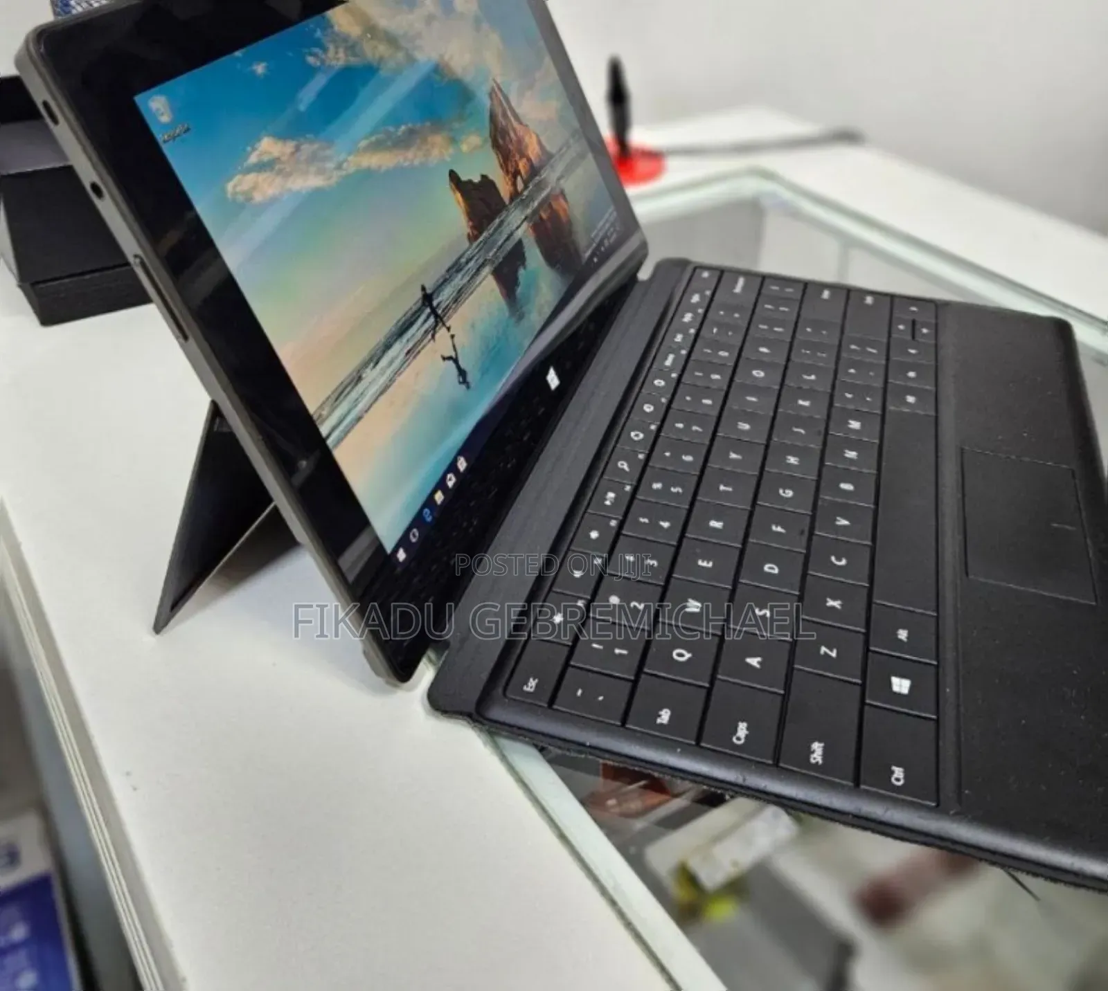 New Microsoft Surface 32 GB Silver