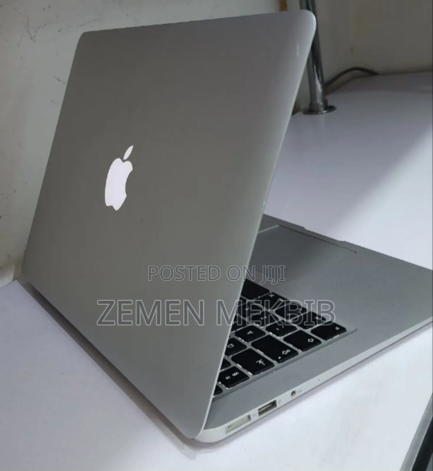 New Laptop Apple MacBook Air 2018 8GB Intel Core I5 SSD 256GB