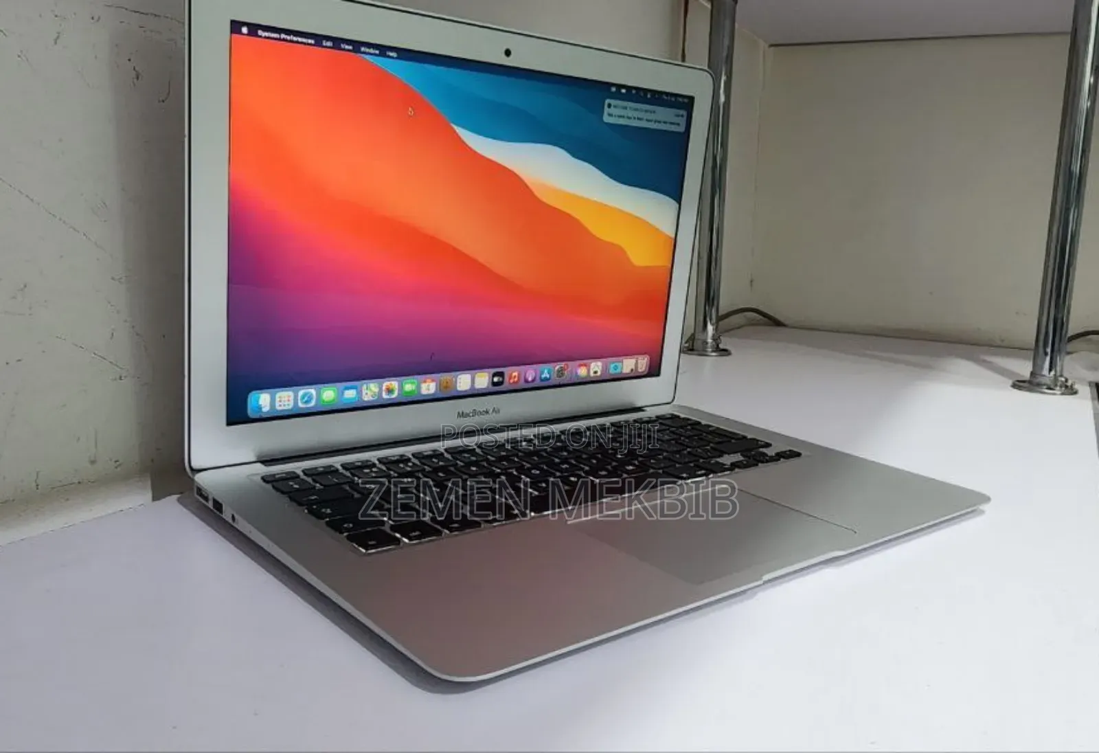 New Laptop Apple MacBook Air 2018 8GB Intel Core I5 SSD 256GB