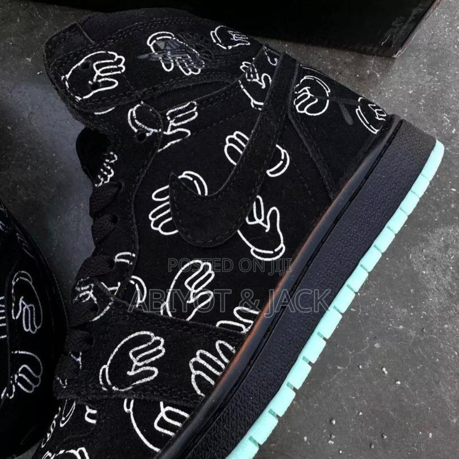 Air Jordan 1 Retro High ‘Kaws’ Shoes