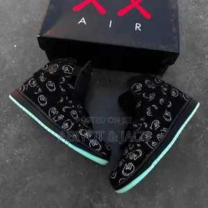 Air Jordan 1 Retro High ‘Kaws’ Shoes