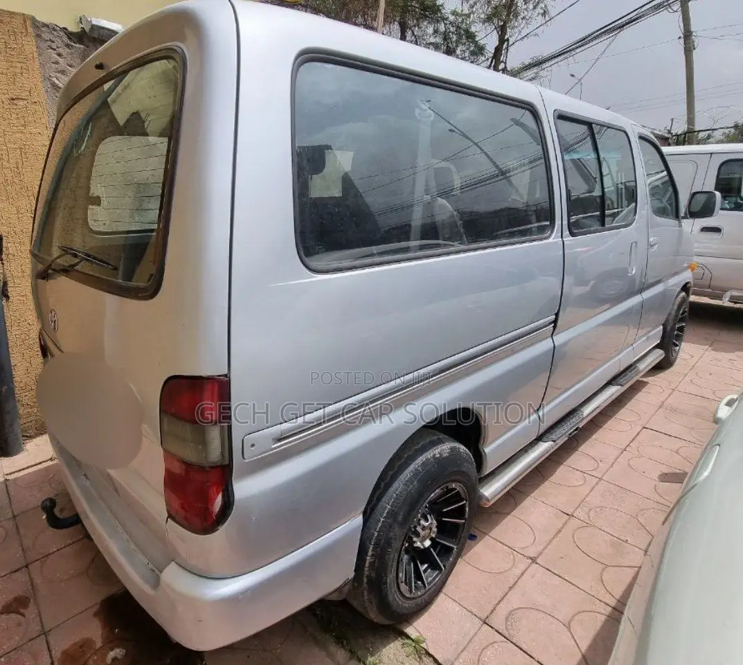 Toyota HiAce 2006 Silver