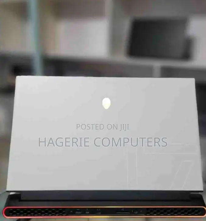 New Laptop Alienware M17x R2 16GB Intel Core I7 SSD 1T