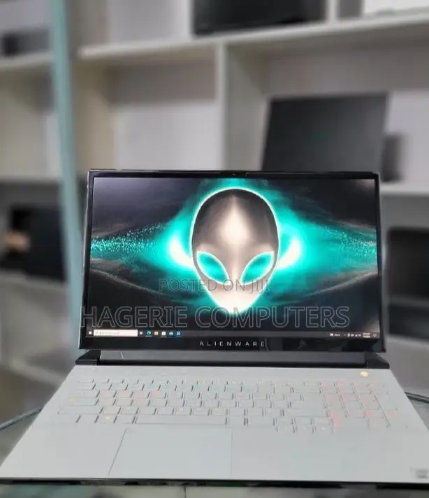 New Laptop Alienware M17x R2 16GB Intel Core I7 SSD 1T
