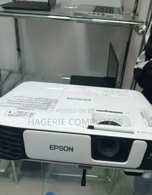 Photo - Brand New Epson S41 Projector