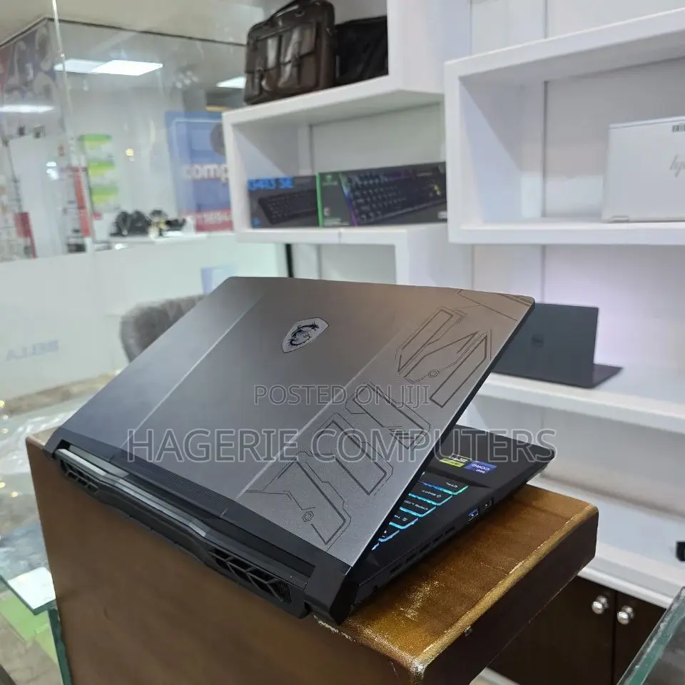 New Laptop MSI Raider GE76 12UGS 32GB Intel Core I9 SSD 2T