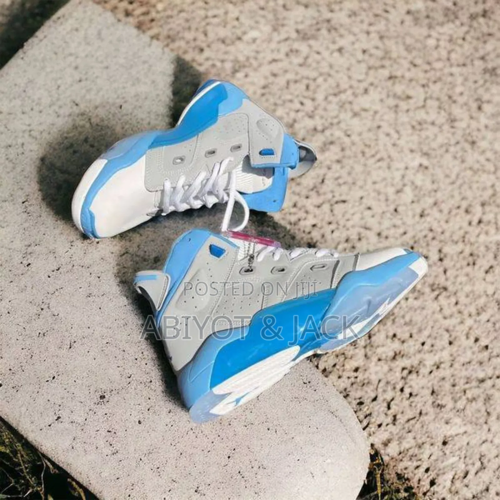Air Jordan 6 Retro ‘University Blue’ Shoes