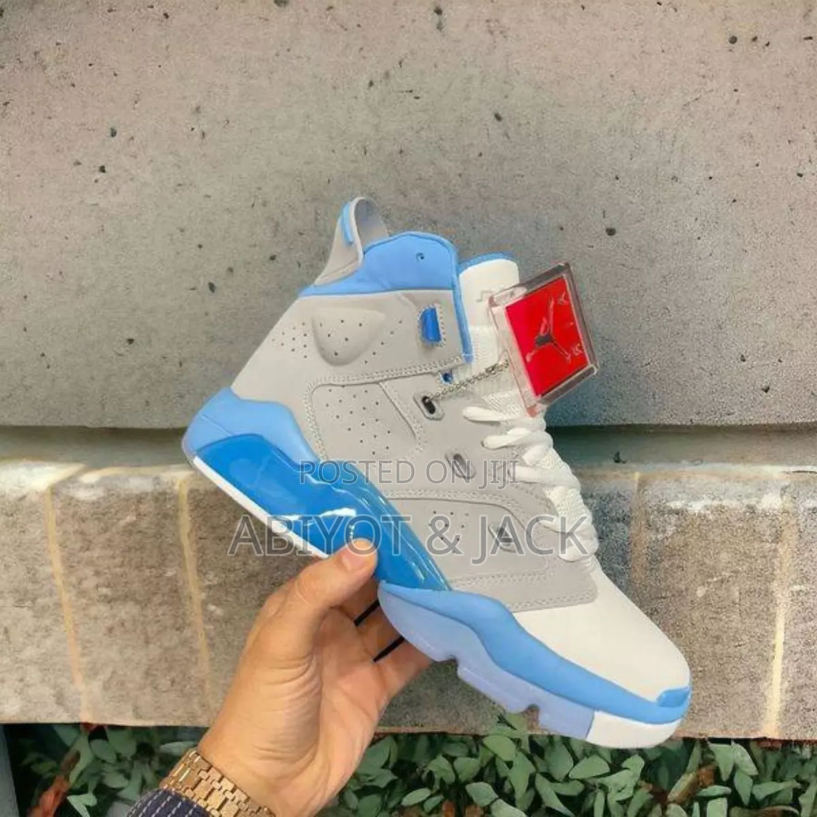 Air Jordan 6 Retro ‘University Blue’ Shoes