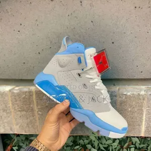 Air Jordan 6 Retro ‘University Blue’ Shoes