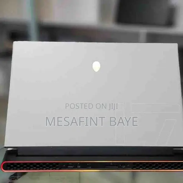 New Laptop Alienware M17x R2 16GB Intel Core I7 SSD 1T