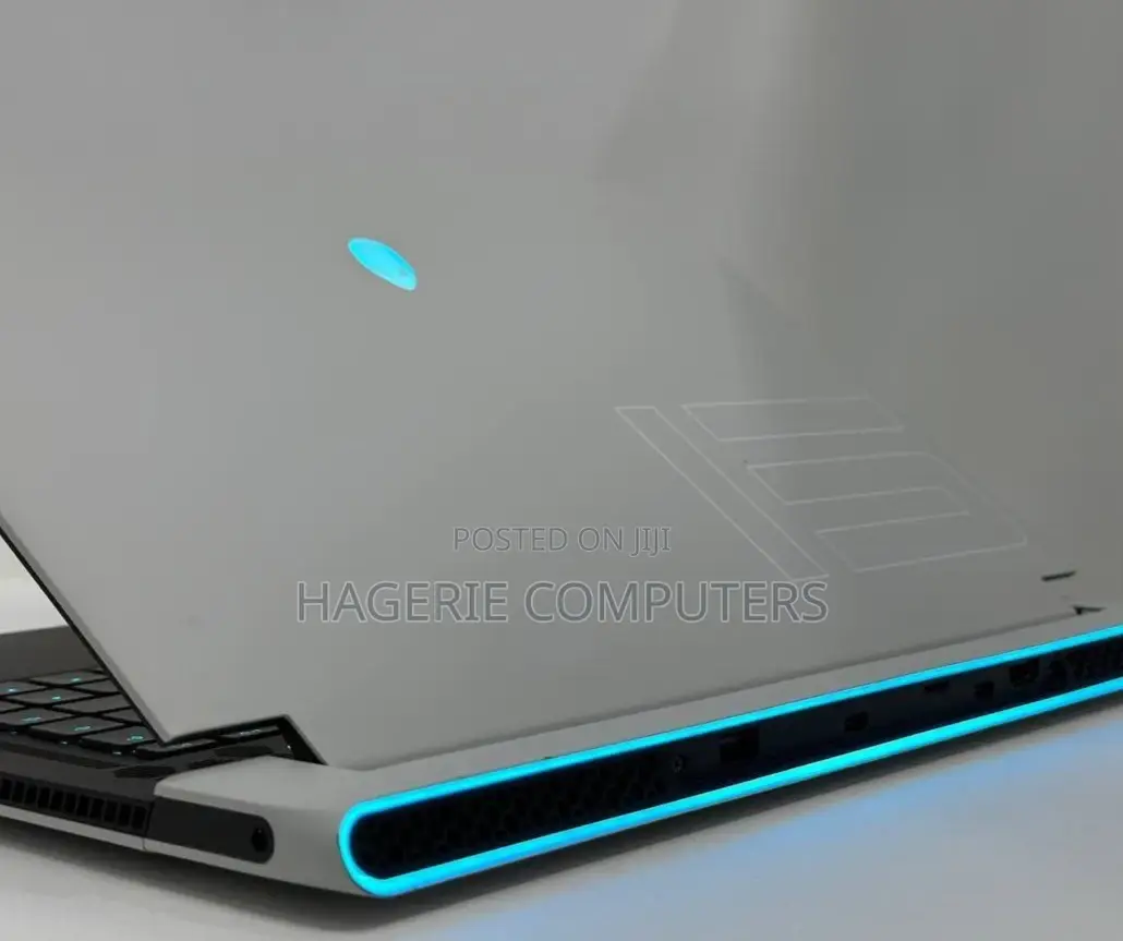 New Laptop Alienware Area-51m 32GB Intel Core I7 SSD 1T