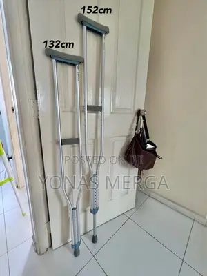 Photo - Adult Crutches/Adult Underarm Pit/Crutches From Mount E/ክራንች