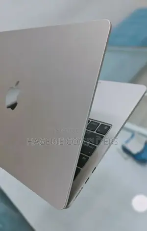 New Laptop Apple MacBook Air 2024 M3 13-Inch 8GB Apple M3 SSD 256GB