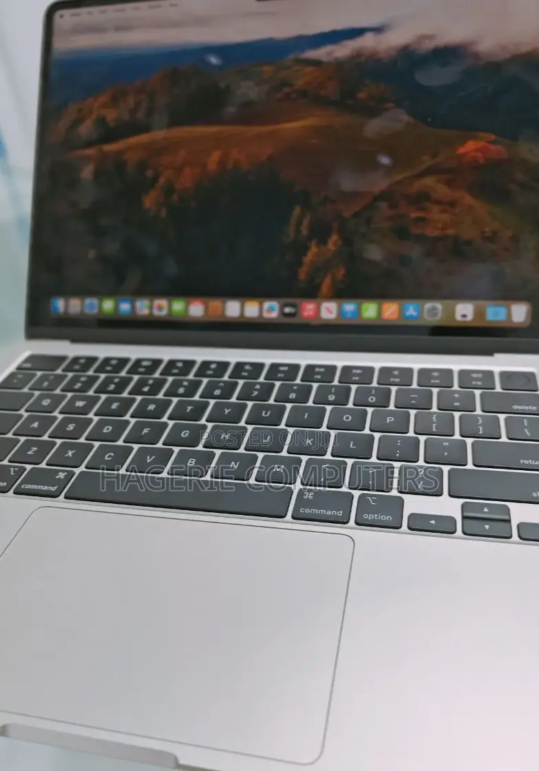 New Laptop Apple MacBook Air 2024 M3 13-Inch 8GB Apple M3 SSD 256GB