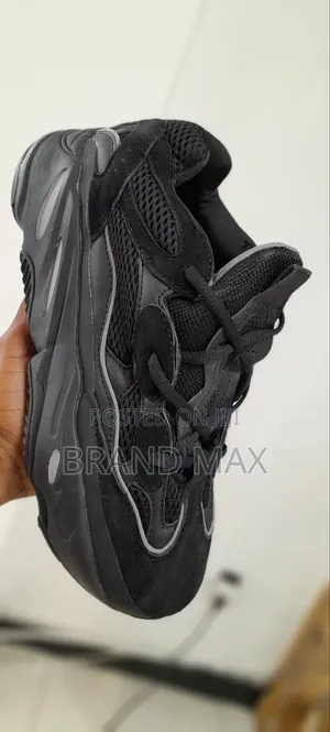 Photo - Adidas Yeezy Master Quality