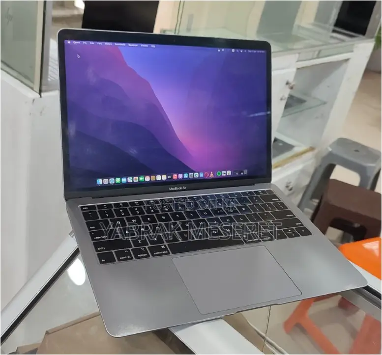 New Laptop Apple MacBook Air 2019 8GB Intel Core I5 SSD 256GB