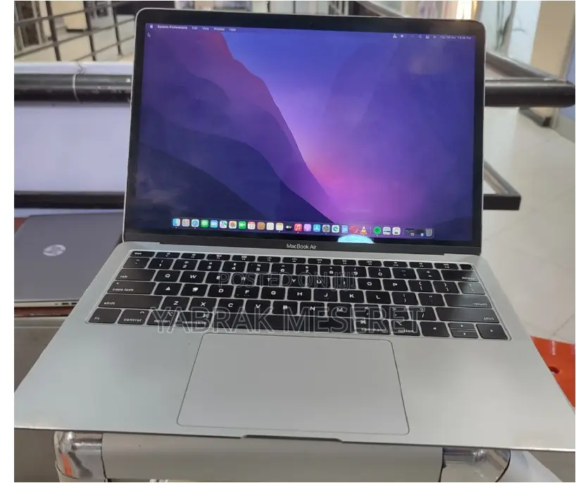 New Laptop Apple MacBook Air 2019 8GB Intel Core I5 SSD 256GB