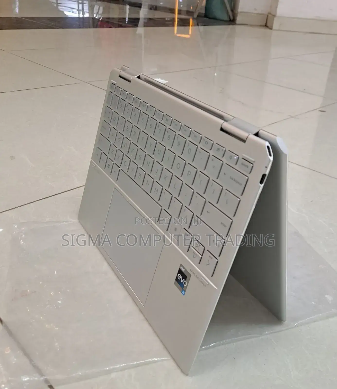 New Laptop HP Spectre 8GB Intel Core I5 SSD 512GB