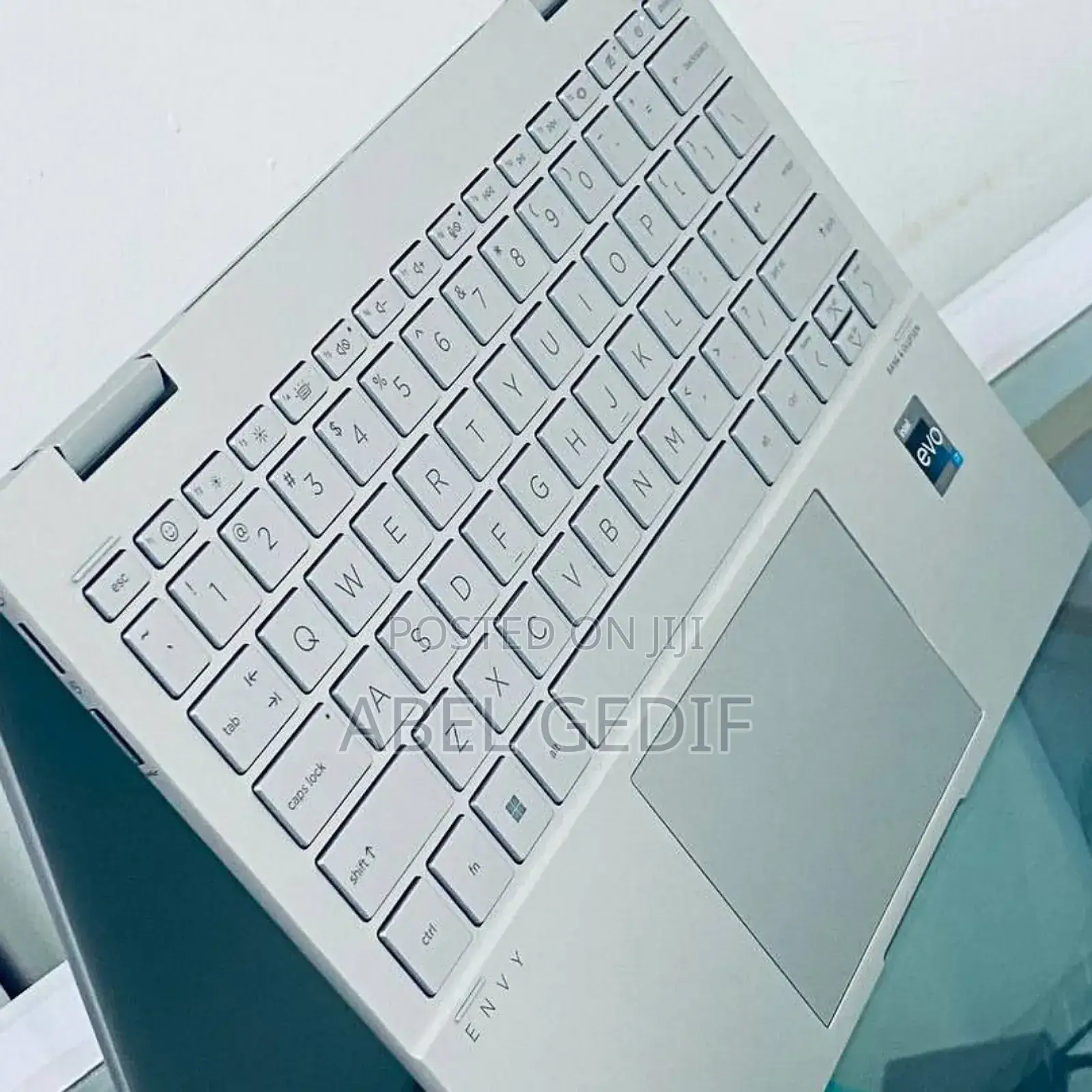 New Laptop HP Envy X360 8GB Intel Core I7 SSD 512GB