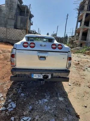 Toyota Hilux 2012 Silver