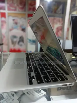 New Laptop Apple MacBook Air 2015 4GB Intel Core I5 SSD 128GB