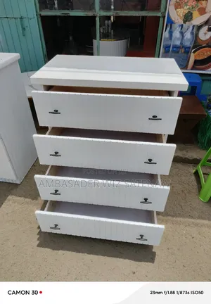 Photo - የልብስ ማስቀመጫ ኮሞ