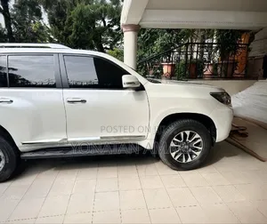 Toyota Land Cruiser Prado 2022 White