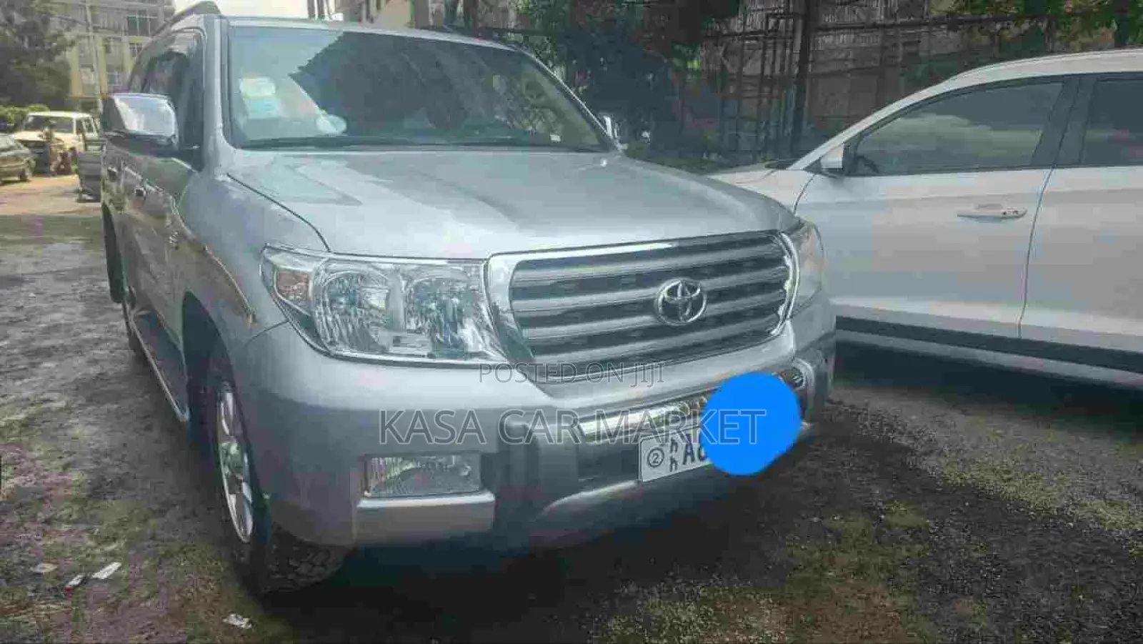 Toyota Land Cruiser 2010 Silver