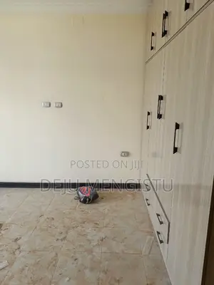 6bdrm House in ሰባ ሁለት, Bole for rent