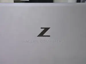 New Laptop HP ZBook Firefly G8 16GB Intel Core I7 SSD 512GB