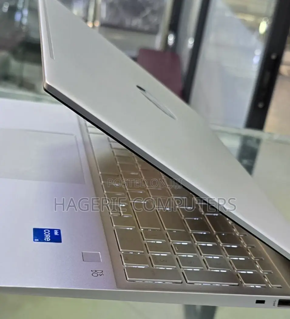 New Laptop HP Pavilion 15-Eh0050wm 16GB Intel Core I5 SSD 512GB