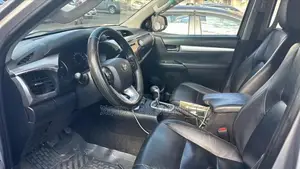 Toyota Hilux 2016 Silver