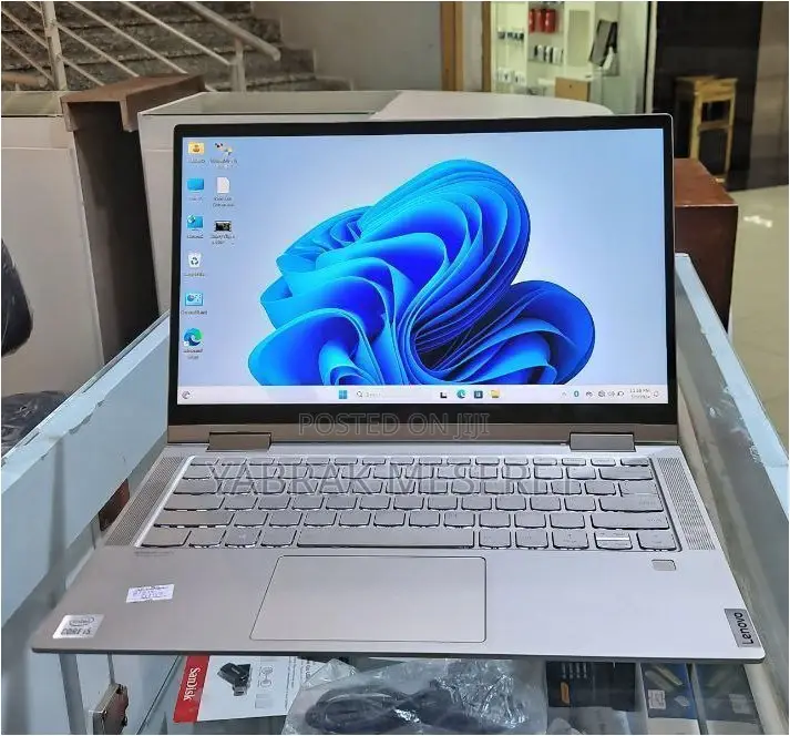 New Laptop Lenovo Yoga C740 8GB Intel Core I5 SSD 512GB