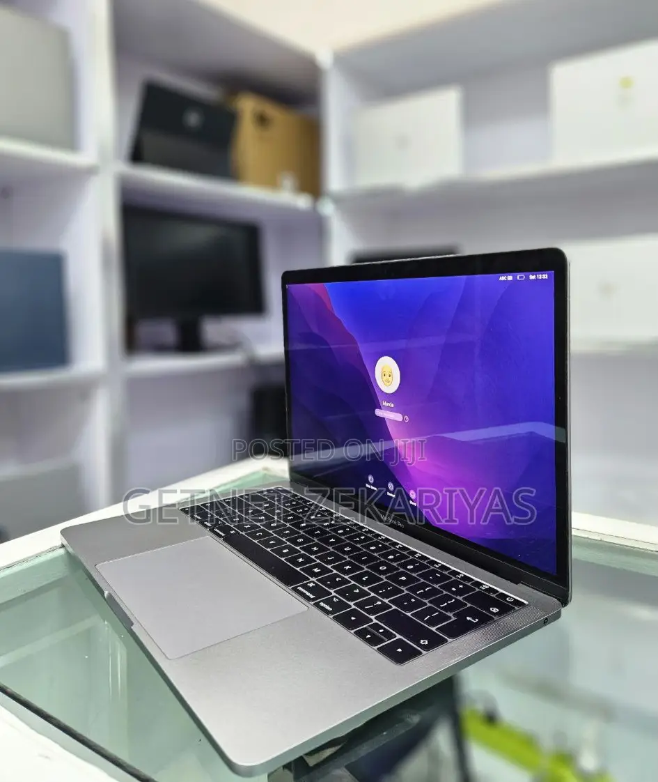 New Laptop Apple MacBook Pro 2017 16GB Intel Core I5 SSD 256GB