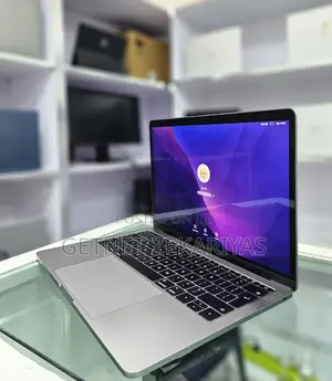 New Laptop Apple MacBook Pro 2017 16GB Intel Core I5 SSD 256GB