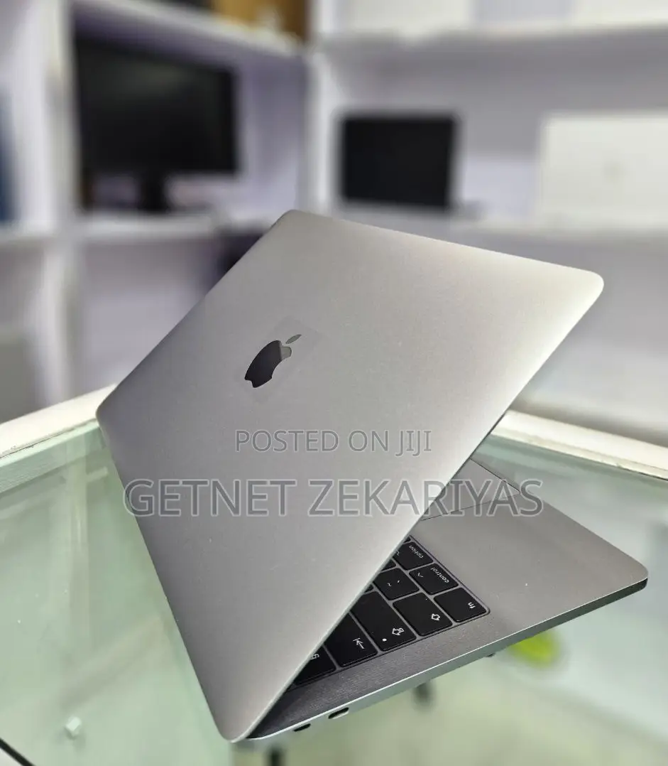 New Laptop Apple MacBook Pro 2017 16GB Intel Core I5 SSD 256GB