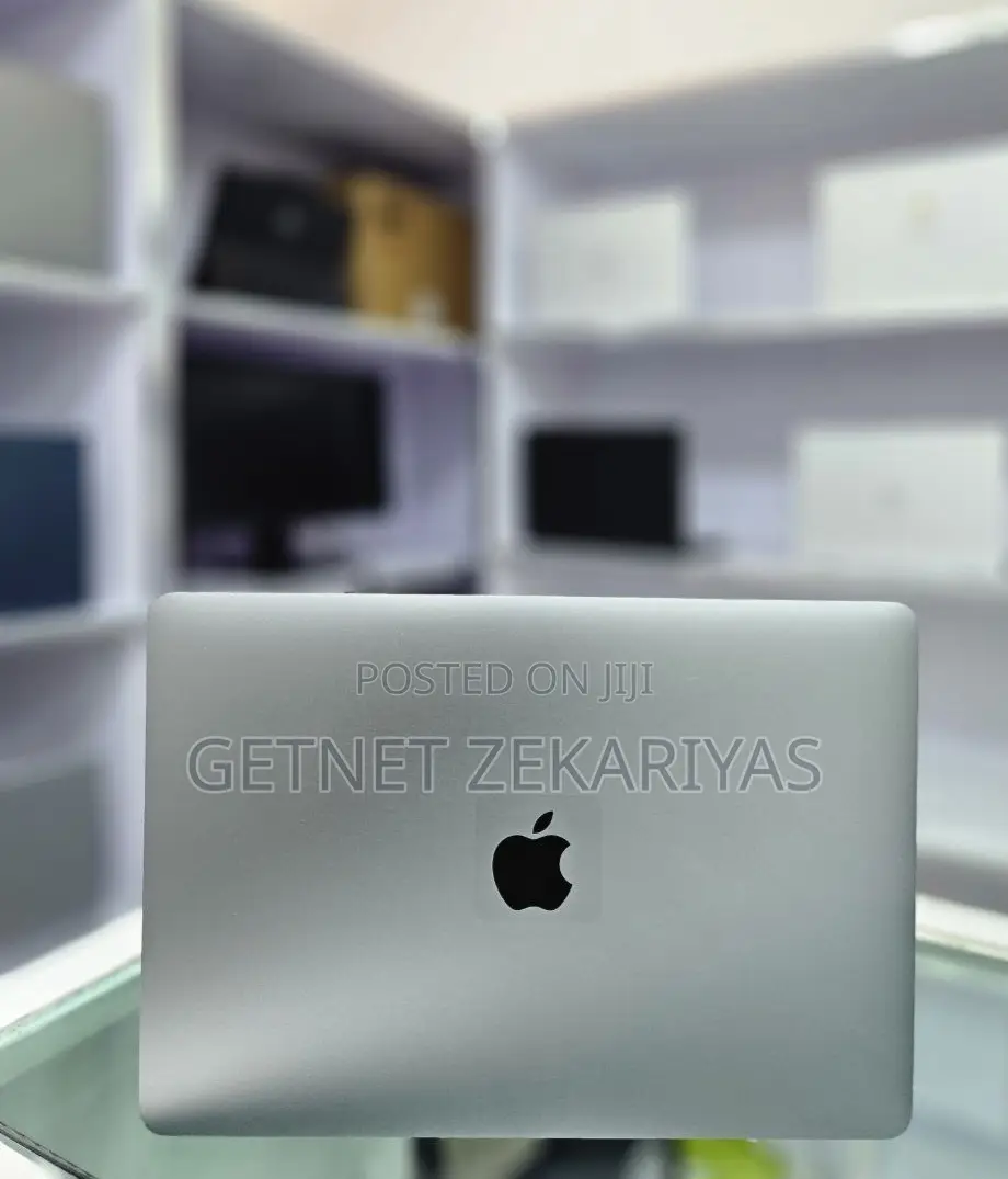 New Laptop Apple MacBook Pro 2017 16GB Intel Core I5 SSD 256GB