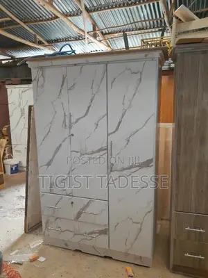 ላምኔት ቁም ሳጥን ሜትር ከ ሀያ (120cm)