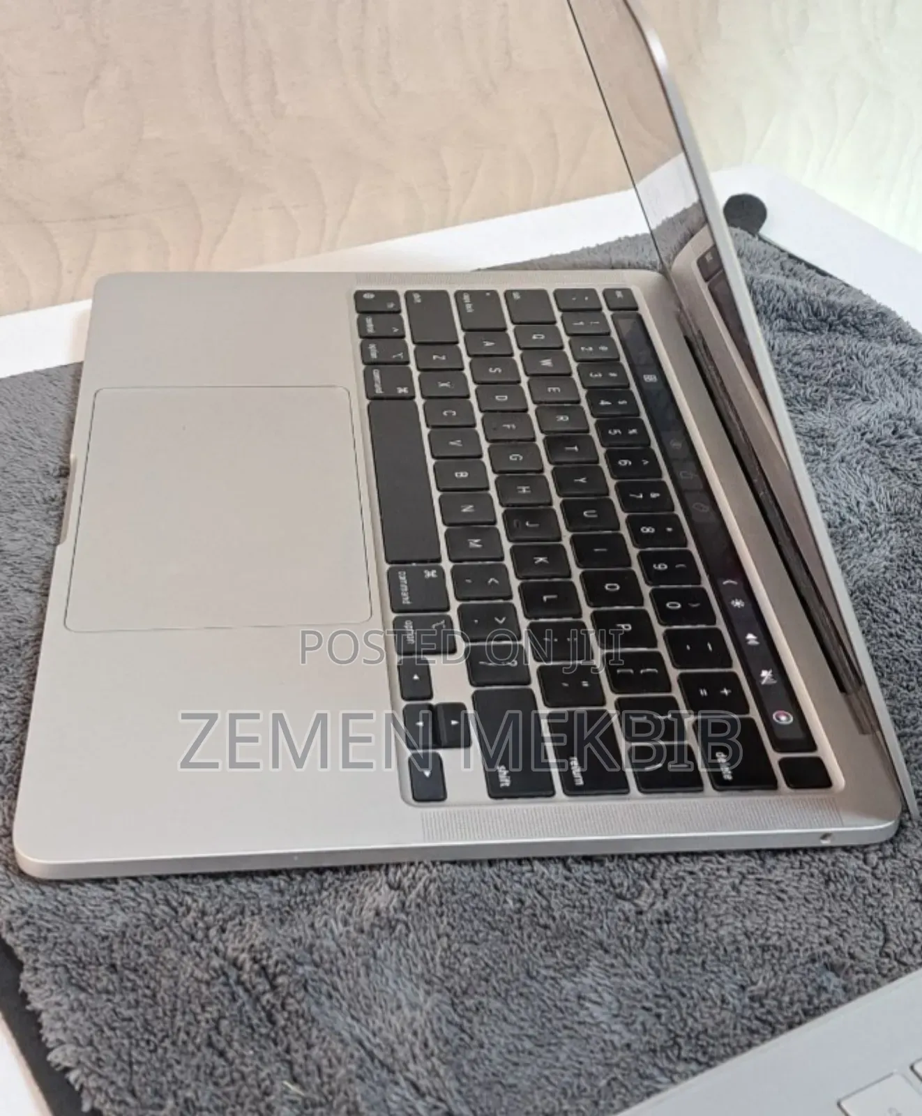 New Laptop Apple MacBook Air 2020 M1 8GB Intel Core I7 SSD 256GB