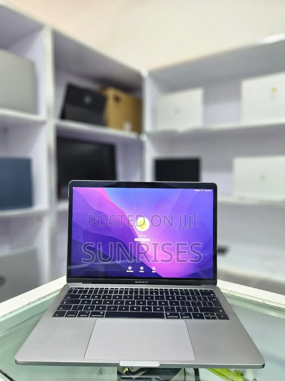 New Laptop Apple MacBook Pro 2017 16GB Intel Core I5 SSD 256GB