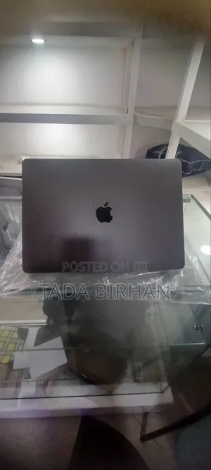 Photo - New Laptop Apple MacBook Pro 2017 8GB Intel Core I5 SSD 256GB