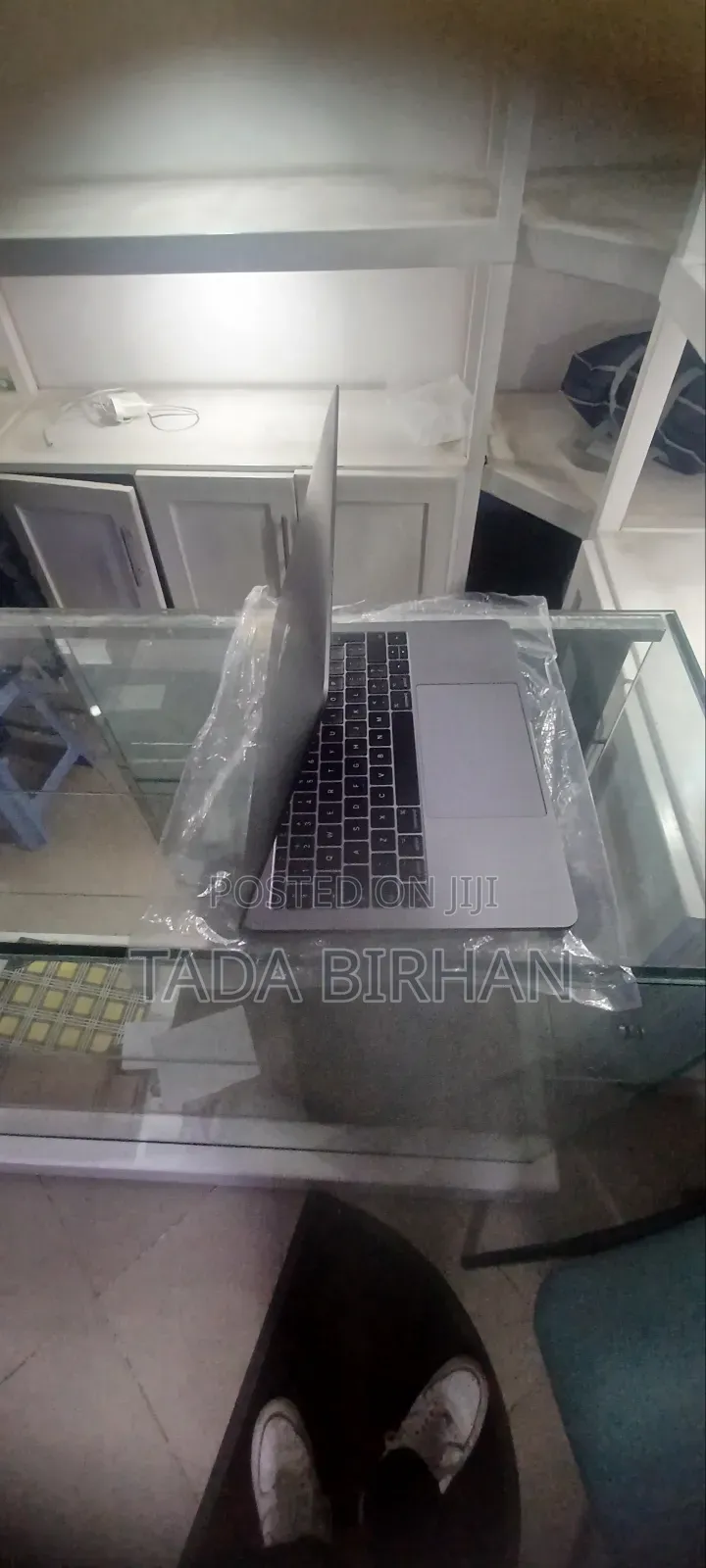 New Laptop Apple MacBook Pro 2017 8GB Intel Core I5 SSD 256GB