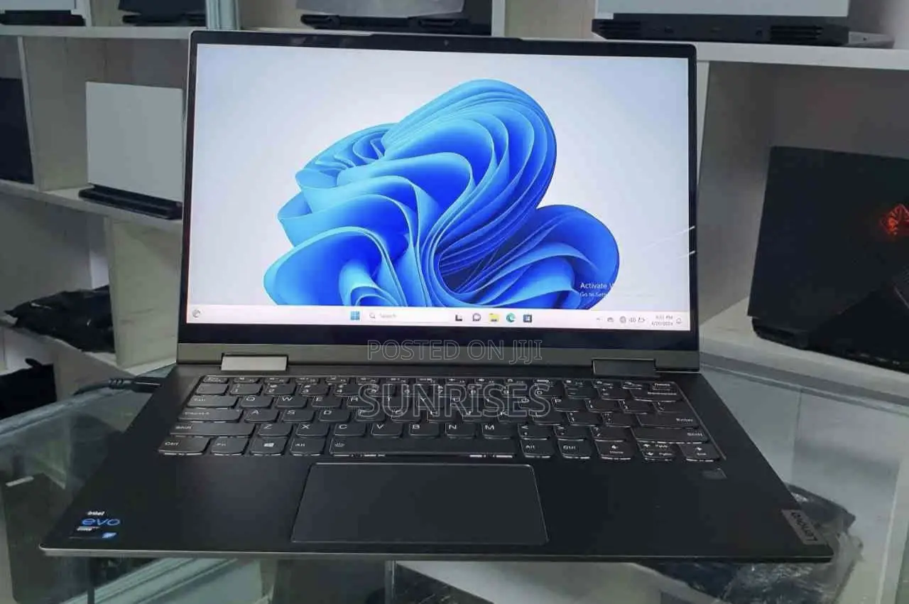 New Laptop Lenovo Yoga 700 12GB Intel Core I5 SSD 512GB