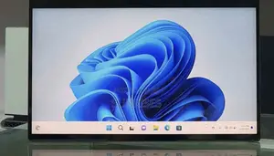 New Laptop Lenovo Yoga 700 12GB Intel Core I5 SSD 512GB