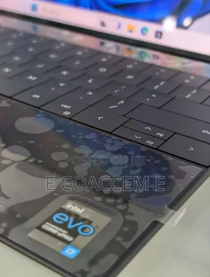 New Laptop Dell XPS 13 9320 32GB Intel Core I7 SSD 512GB