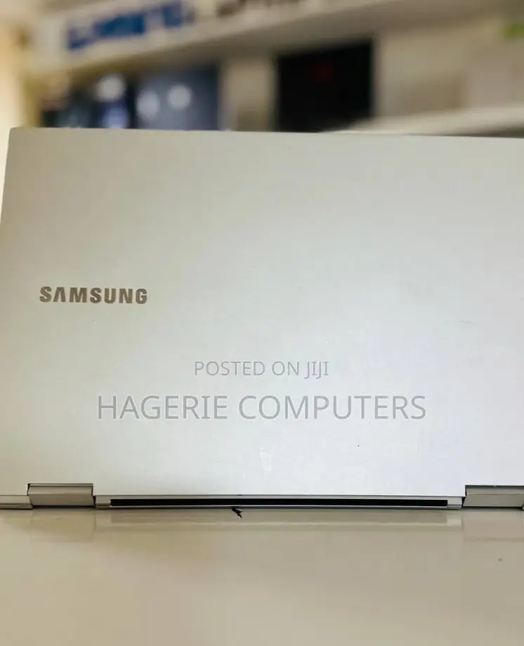 New Laptop Samsung 8GB Intel Core I5 SSD 256GB